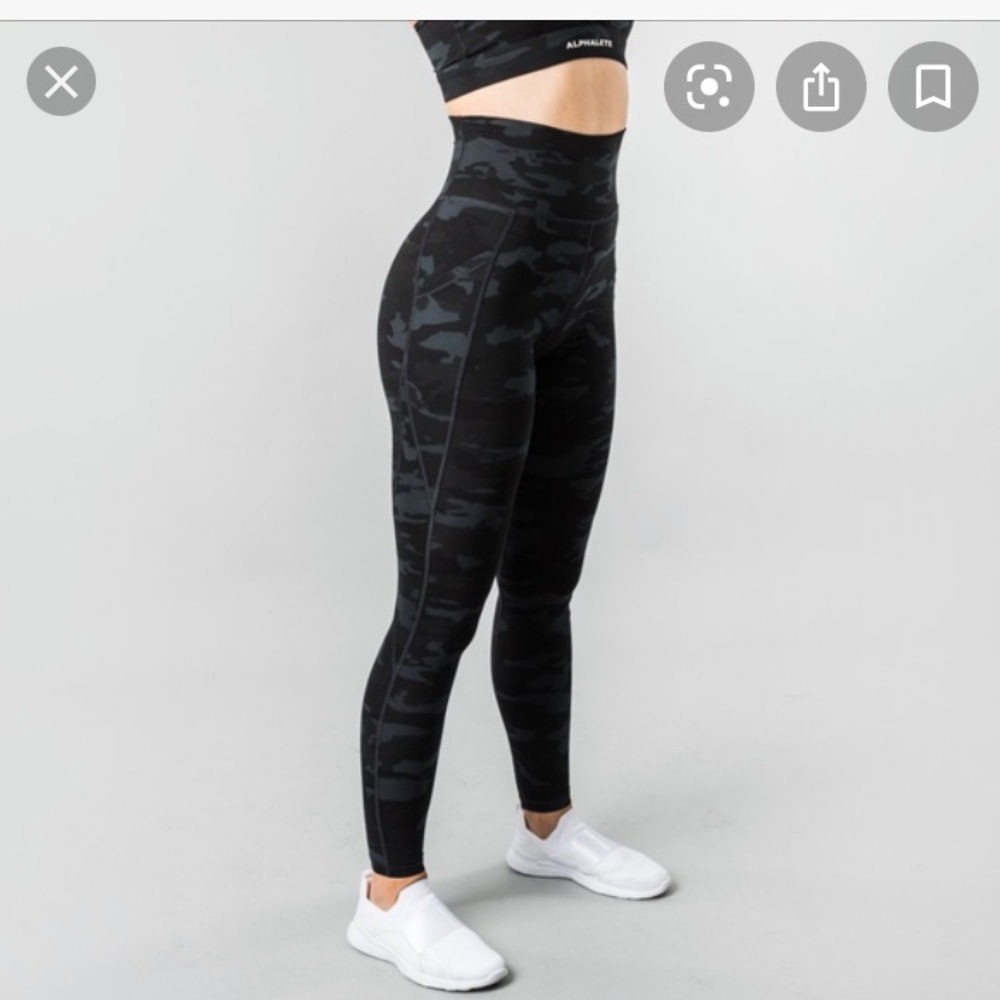 ALPHALETE Camo Pocket Leggings